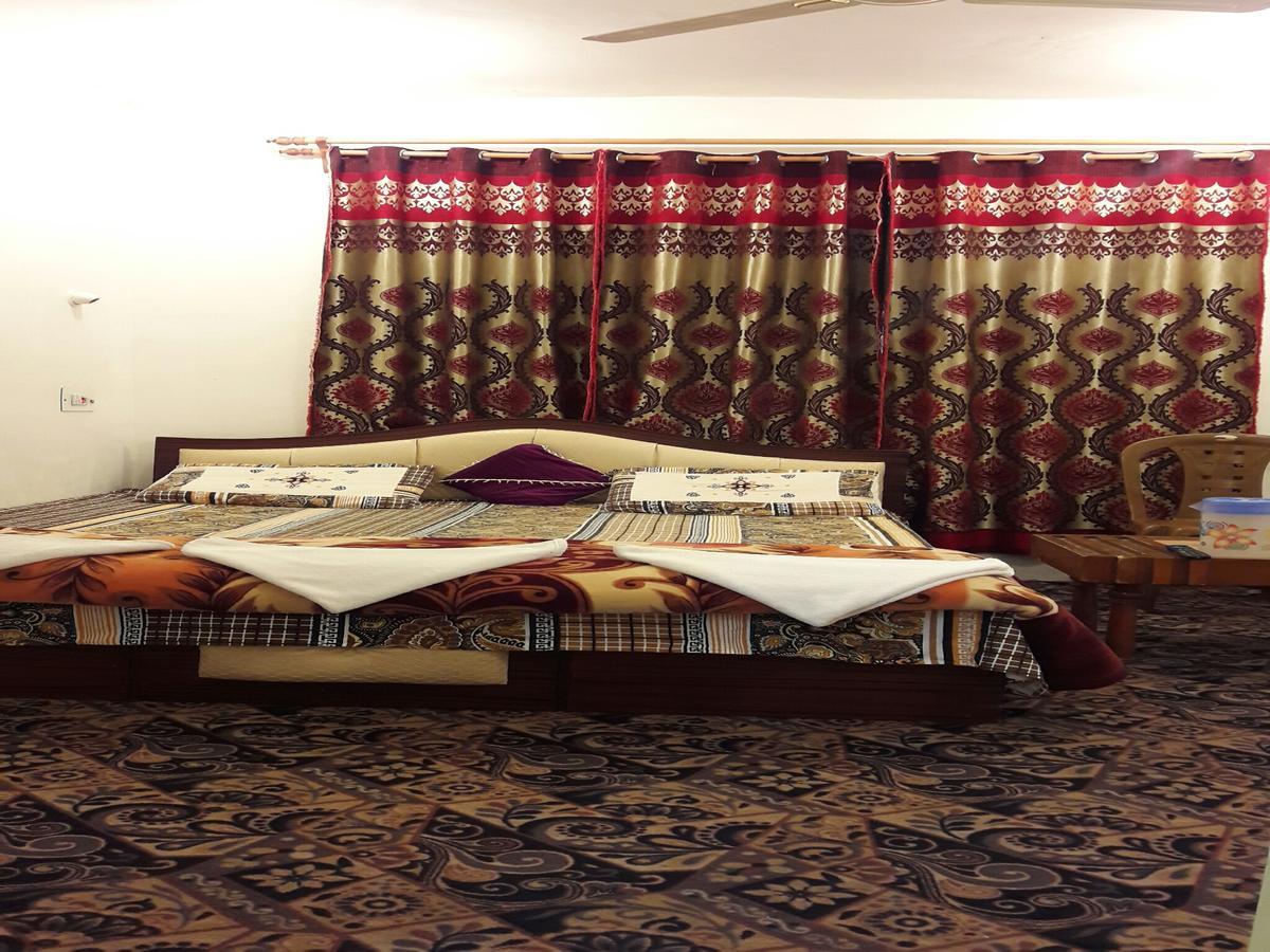 Fabulous Kashmir Srinagar Hotel Exterior photo
